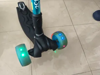 Patinete 3 Ruedas Azul con luces