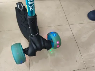 Patinete 3 Ruedas Azul con luces