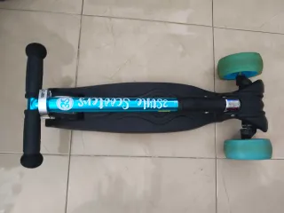 Patinete 3 Ruedas Azul con luces