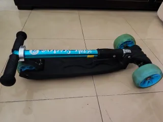 Patinete 3 Ruedas Azul con luces