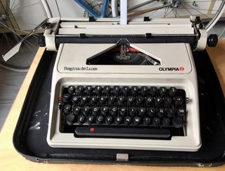 Máquina de escribir Olympia Regina de Luxe