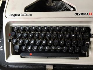 Máquina de escribir Olympia Regina de Luxe