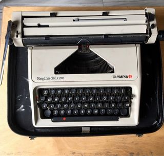Máquina de escribir Olympia Regina de Luxe