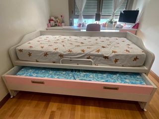 Cama infantil con cajones