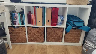 Estantería Ikea 8 huecos con 4 cajas