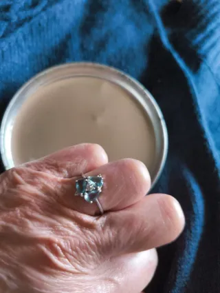 Anillo plata 3 circonitas grandes y 1 en centro