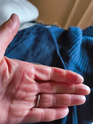 Anillo plata 3 circonitas grandes y 1 en centro