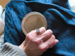 Anillo plata 3 circonitas grandes y 1 en centro