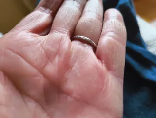 Anillo plata 3 circonitas grandes y 1 en centro