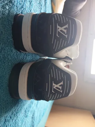Zapatillas Louis Vuitton Trainer Blancas y Negras