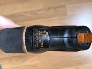 Botas de piel negras