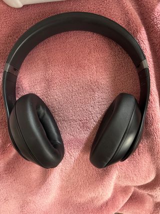 Beats Studio Pro Negros