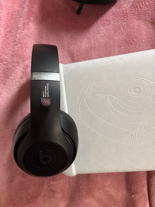 Beats Studio Pro Negros