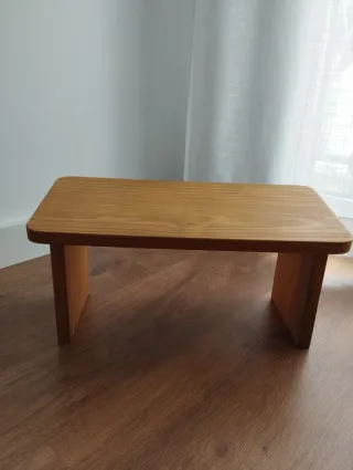 Banco de meditación de madera