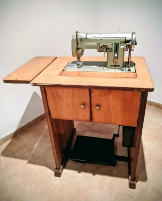 Máquina de coser Wertheim