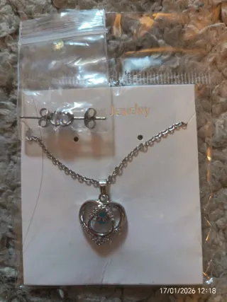 Conjunto Corazón Colgante y Pendientes