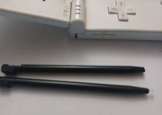 Nintendo DSI Blanca + Accesorios + Cargador