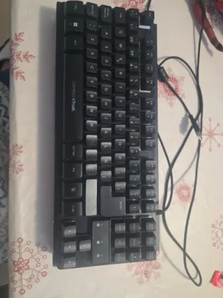 Teclado Mecánico TKL GX Trust Negro