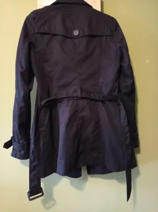 Gabardina corta negra