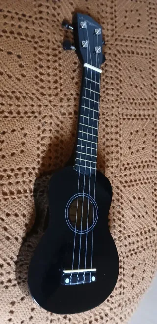 Ukelele MartinSmith Negro con Funda