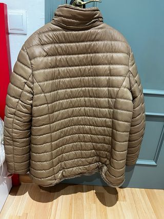 Chaqueta de invierno acolchada marrón