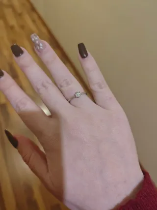 Solitario de Oro Blanco de 18 kilates con Diamante