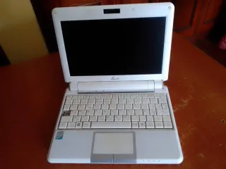 Mini portátil ASUS blanco