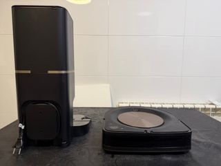 iRobot Roomba S9+ con base autovaciado