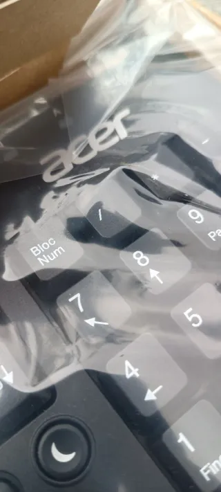 Tastiera Acer con filo ancora imballata