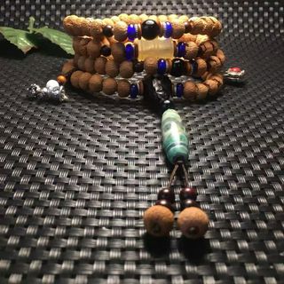 Pulseras de moda, collares (madera natural y valio