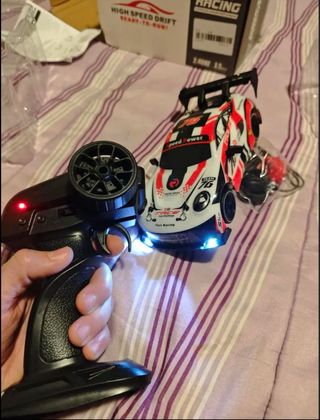 Coche RC Racing escala 1:24 + repuestos regalo!!