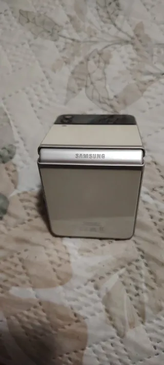 Samsung Z3 Flip 5G 256GB crema