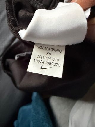 Pantalón chándal Nike Negro/Dorado Talla XS