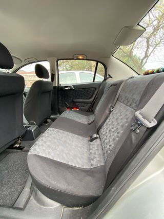 Opel Astra 2000 1.6 gasolina