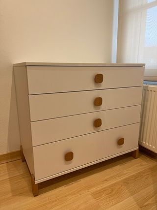 Cuna + Cómoda Bebé. Marca Ros