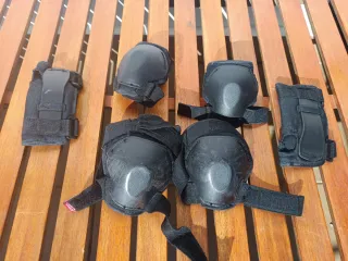 Patinete freestyle azul y negro + protecciónes