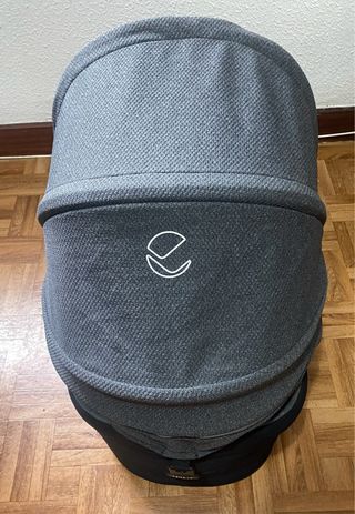 Capazo gris para bebé