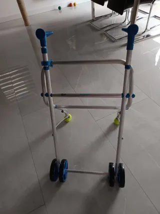 andador tacatá como nuevo poco uso y siempre dent.