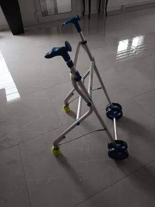 andador tacatá como nuevo poco uso y siempre dent.