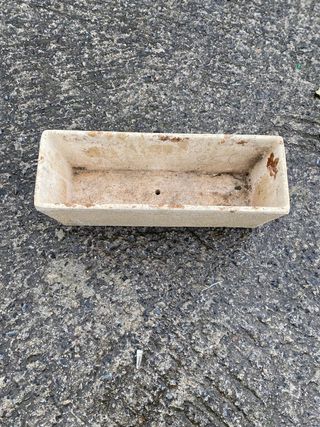 Jardinera rectangular de piedra beige 58x22x19,50