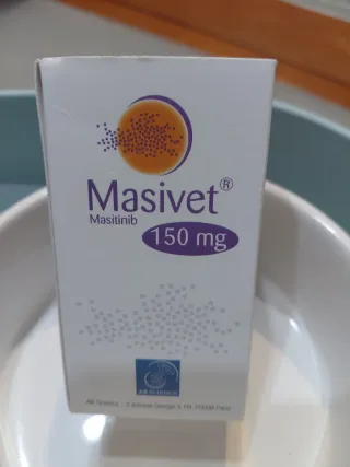 Comedero doble mascotas + Masivet 150mg + Abrigo