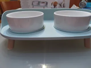 Comedero doble mascotas + Masivet 150mg + Abrigo