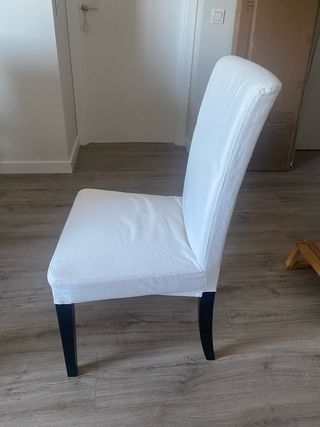 Silla BERGMUND con funda blanca