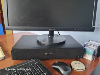 PC completo. Monitor, torre, altavoz, teclado, rat