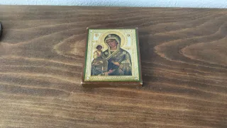 Antiguo icono religioso madera