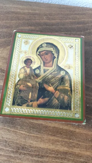 Antiguo icono religioso madera