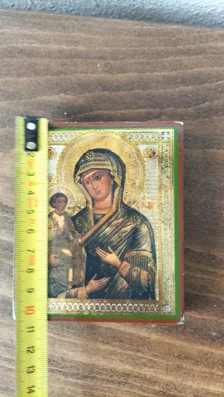 Antiguo icono religioso madera