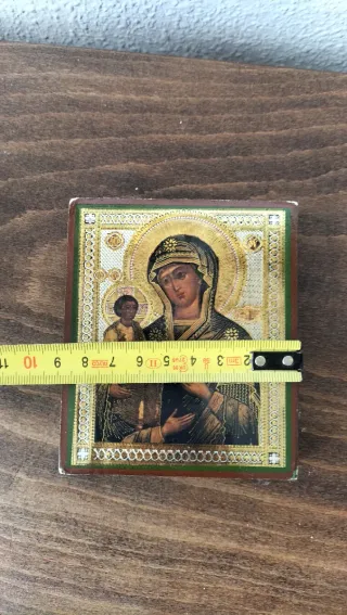 Antiguo icono religioso madera
