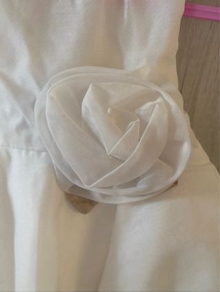 Vestito da cerimonia bianco con fiore