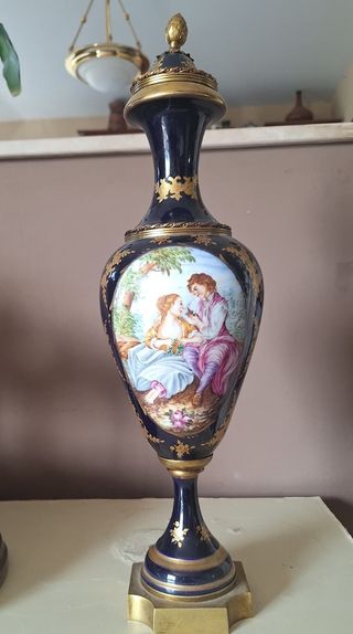 Jarrón de porcelana Sèvres antiguo